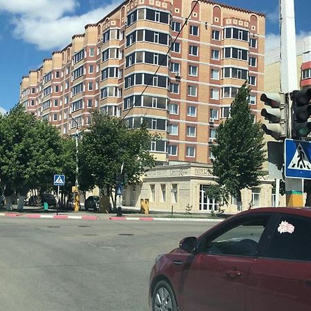 קוסטנאי Новая Современная Квартира В Центре Города מראה חיצוני תמונה
